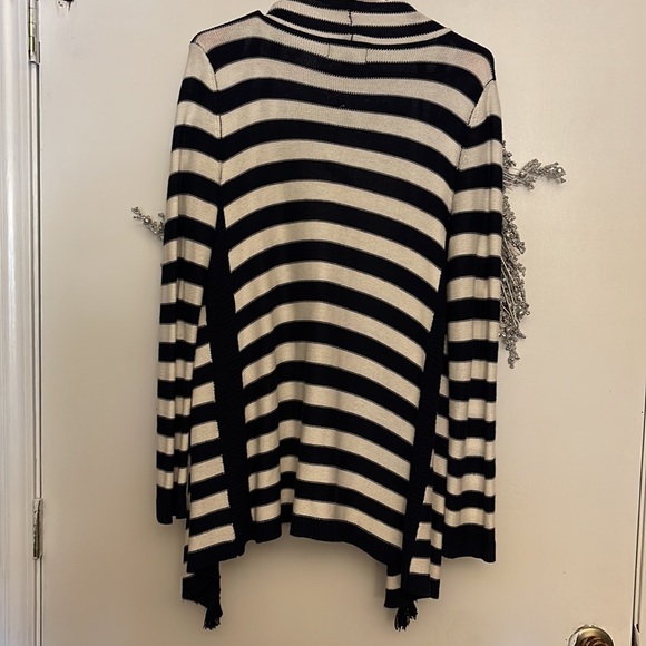 Cardigan - Picture 6 of 9